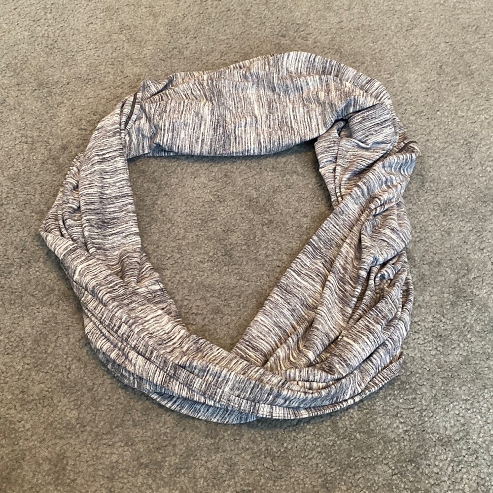 Lululemon infinity scarf- only worn a couple of times